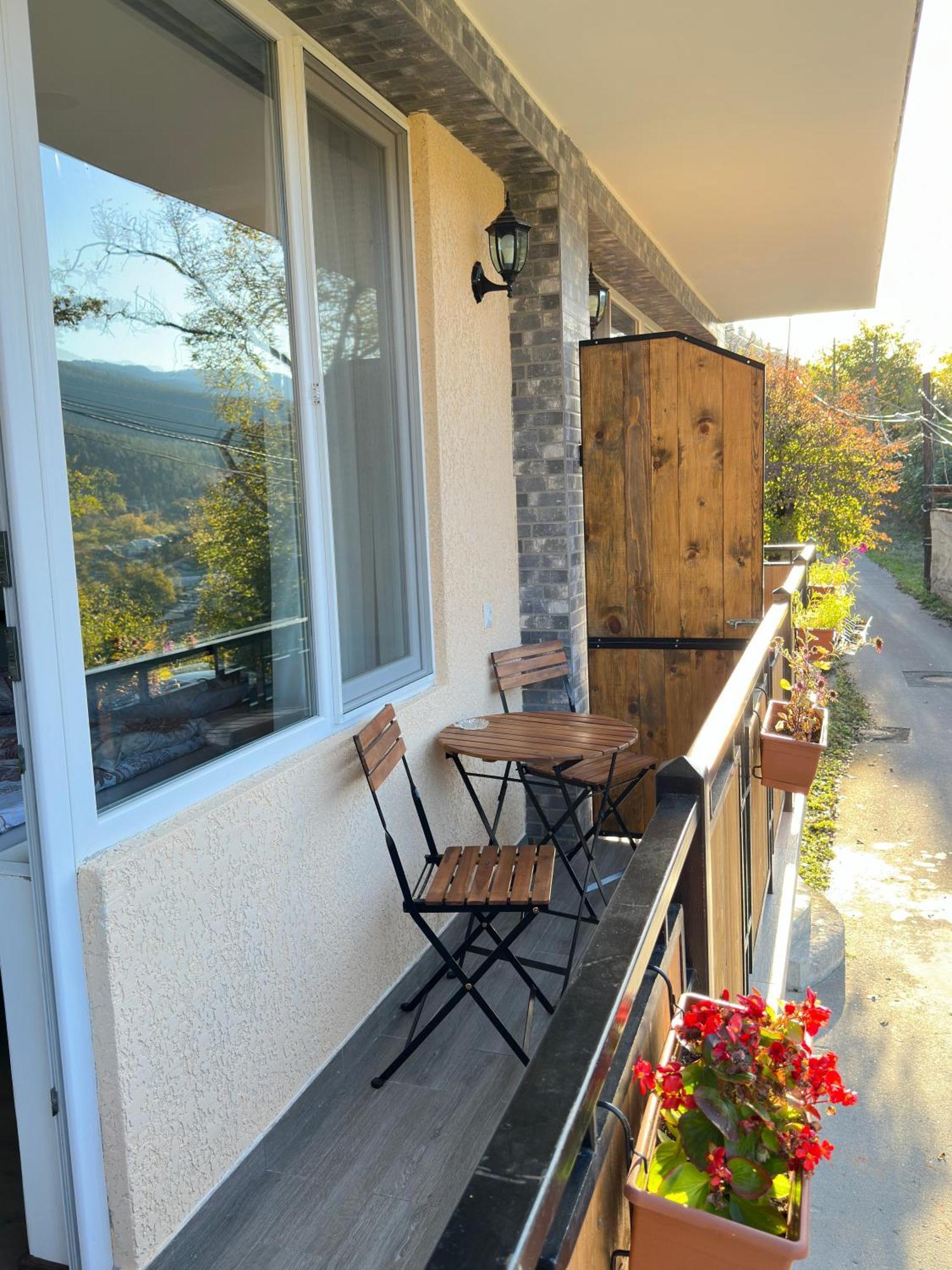 Woodland Borjomi Hotel ภายนอก รูปภาพ